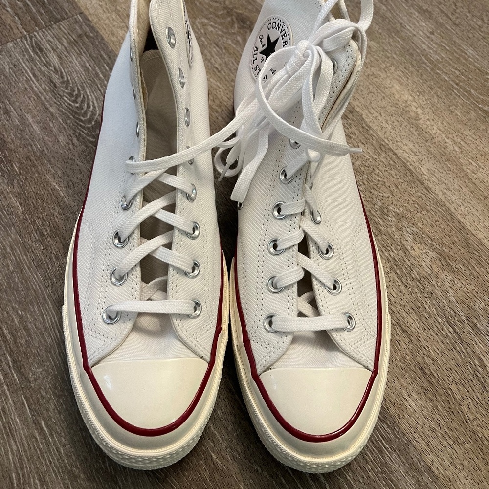 White Converse Chuck Taylor All Stars